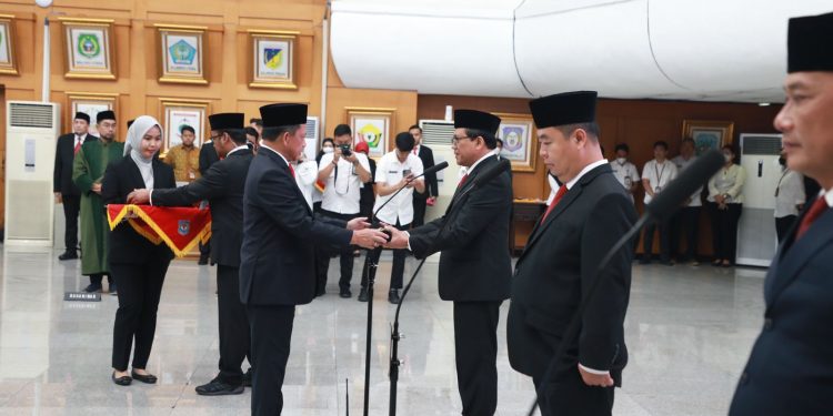 Mendagri Lantik Pejabat Tinggi Madya  dan BNPP, diantaranya Dirjen Dukcapil, Dirjen Bangda dan Sekretaris BNPP