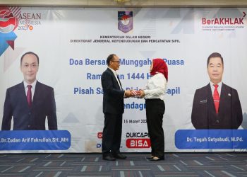 Pisah Sambut Dirjen Dukcapil Kemendagri diwarnai Haru dan Tangis