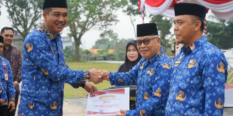 Kabupaten Merangin Terima Tiga Penghargaan Pelayanan Publik, Kadis Dukcapil Salah Satunya