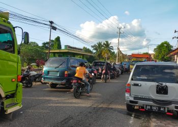 Jelang Bulan Suci Ramadhan 1444 H,  Masyarakat Padati Pemakaman Umum Simpang Harapan Bangko