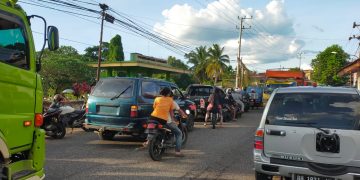 Jelang Bulan Suci Ramadhan 1444 H,  Masyarakat Padati Pemakaman Umum Simpang Harapan Bangko