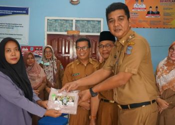 Wabup Merangin Salurkan Bantuan untuk Ibu Hamil dan Keluarga Tidak Mampu 