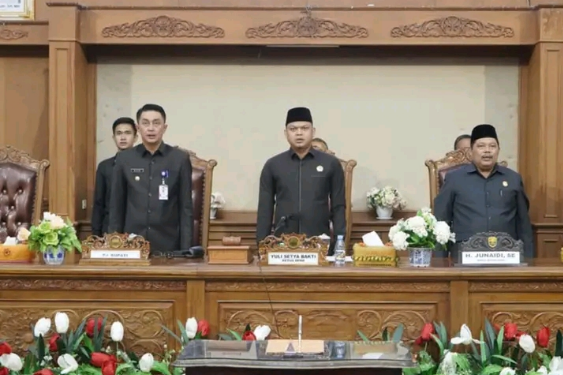 Ketua DPRD Muaro Jambi Pimpin Rapat Paripurna
