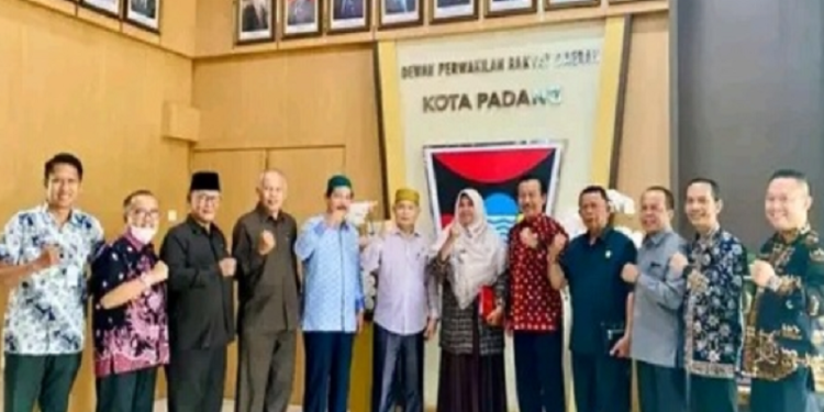 Bapemperda DPRD Kota Sungai Penuh Kunker ke DPRD Kota Padang
