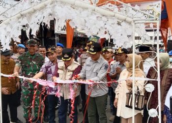 Ketua DPRD H Fajran Hadiri Peresmian Pasar Ramadan