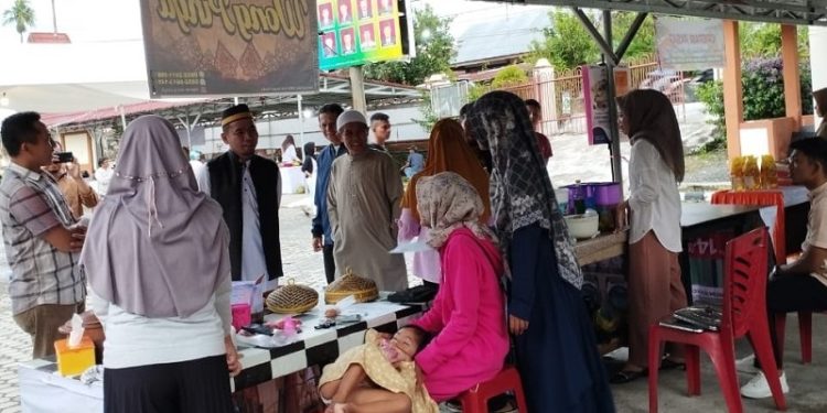 Ketua DPRD H.Fajran Sambangi Pasar Takjil dan Pasar Murah