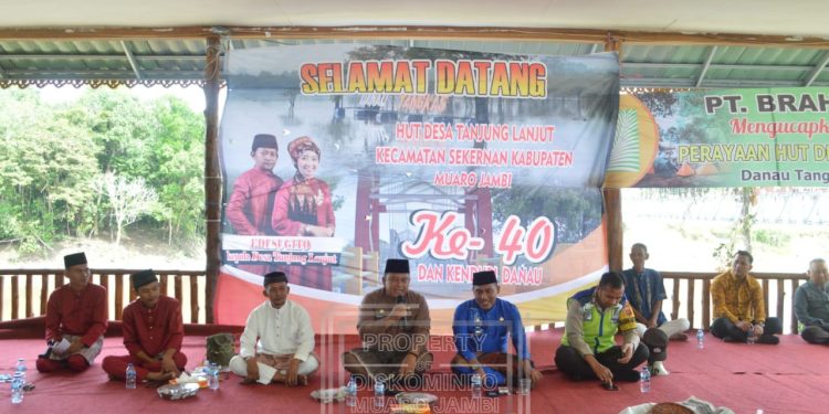 Sekda Muaro Jambi  Hadiri Acara Hut Ke-40 sekaligus Kenduri Desa Tanjung Lanjut