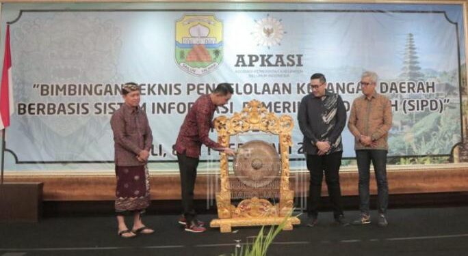 Pj.Bupati Muaro Jambi Hadiri Bimtek Pengelolaan Keuangan Berbasis (SIPD) 2023