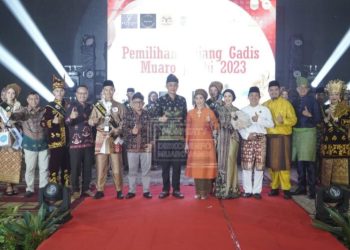 PJ Bupati Muaro Jambi Hadiri Malam Puncak Pemilihan Bujang Gadis Muaro Jambi 2023