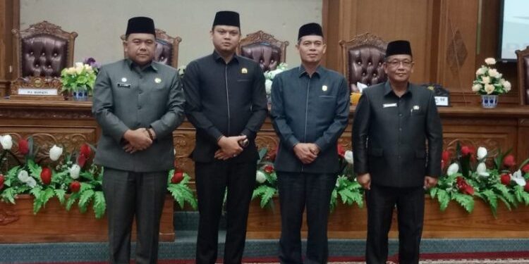 Sekda Muaro Jambi Hadiri Rapat Paripurna Laporan Pansus Dewan Tentang Aset dan APBD