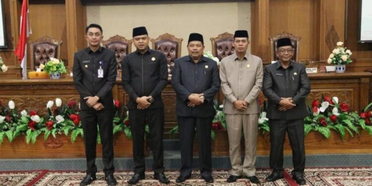 PJ Bupati Muaro Jambi Bachyuni Hadiri Paripurna Ranperda APBD TA 2023