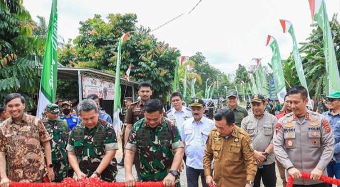 Kadis PUPR M.Fauzi Hadiri Penutupan Kegiatan Karya Bhakti TNI