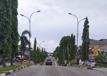 Lebaran Kedua Idul Fitri 1444H, Kota Bangko diguyur Hujan Lebat dan Kendaraan Yang Melintas Belum Ramai