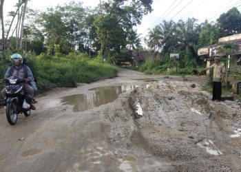 Kondisi Jalan  di Talang Kawo Merangin Rusak Parah dikeluhkan Warga dan Pengendara