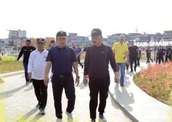 Kadis PUPR M. Fauzi Bersama Al Haris Ikuti Senam dan Gotong Royong di Taman Putri Pinang Masak