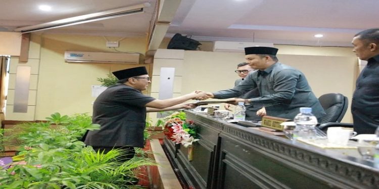 6 Fraksi DPRD Sungaipenuh Sampaikan Pandangan Umum Terhadap LKPJ Walikota