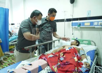 Pj. Bupati Bachyuni Bersama Sekda Menjenguk Warga Suka Damai di Serang Beruang