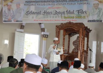 Bupati dan Wakil Bupati Laksanakan Sholat Idul Fitri di Masjid Syeikh Utsman Kuala Tungkal