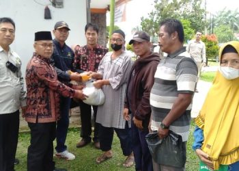 Sambut Lebaran Gubernur Al Haris Bagikan 600 Paket Sembako