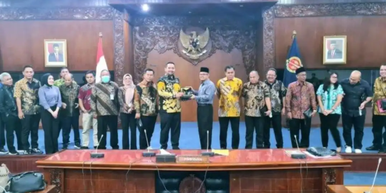Waka DPRD Provinsi Jambi, Komisi I dan IV Lakukan Kunker ke DIY Bahas LKPJ