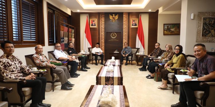 Menteri PANRB Bahas Alternatif Libur  Iduladha Jadi 2 Hari 