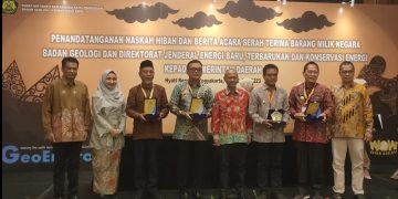 Bupati Merangin Tanda tangani Naskah Dana Hibah dan Berita Acara Serah Terima Barang Milik Negara