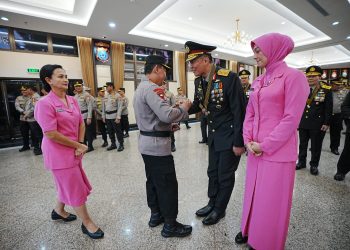 Kapolri Sematkan Tanda Kehormatan Bintang Bhayangkara Pratama ke 22 Pati Polri, Salah Satunya Kapolda Jambi
