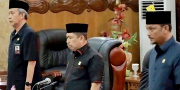 Sekda Tanjab Barat Hadiri Rapat Paripurna Kedua, Penyampaian Pandangan Umum Fraksi-Fraksi