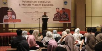 Gubernur Al Haris Kukuhkan Pengurus Persatuan Mahasiswa Jambi-Sumbar