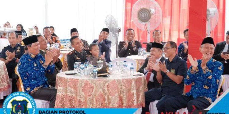 Wabup Tanjab Barat Ikuti Upacara Hari Bhayangkara ke-77