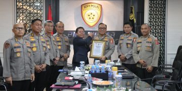 As SDM Irjen Dedi Prasetyo Terima Presisi Award Berkat Keterbukaan Rekrutmen Polri