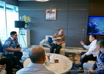 Perluas Jaringan Internet Sampai ke Desa, Gubernur Jambi Al Haris Lakukan Pertemuan dengan Menkominfo