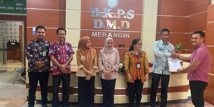 248 SK Kenaikan Pangkat PNS diserahkan oleh BKPSDMD Merangin