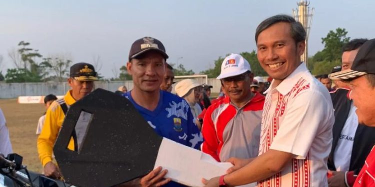 HUT Sarolangun, Ketua DPRD Jambi Hadiri Penutupan Final Sepak Bola