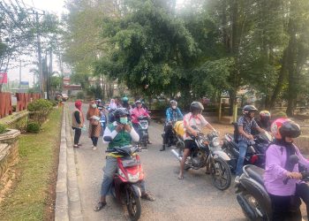 Antisipasi Dampak Kabut Asap, Dinas Kesehatan Merangin Bagi-Bagi Masker ke Masyarakat