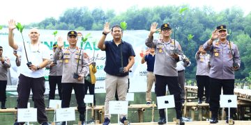 Ulang Tahun Ke-72, Humas Polri Tanam Mangrove Untuk Pelestarian Lingkungan
