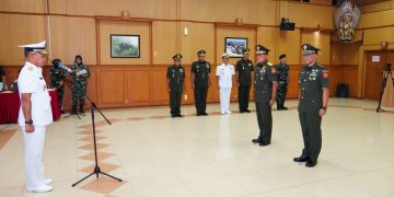 Kapuspen TNI Laksda Julius Widjojono Piimpin Serah Terima Jabatan Wakapuspen 