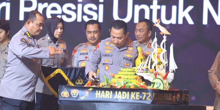 Hari Jadi Divisi Humas Polri Dapat Dua Hadiah Dari Kapolri