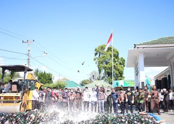 Kejaksaan Negeri Sungaipenuh Musnahkan Barang Bukti Minuman Keras Beralkohol 