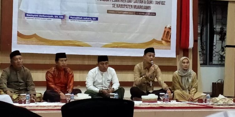 PJ Bupati Muaro Jambi dan Ketua TP PKK Sambut Tokoh Masyarakat dan Pimpinan Ponpes