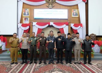 Pj Bupati Bahcyuni Hadiri Rapat Paripurna DPRD Muaro Jambi