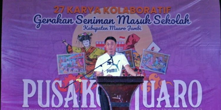 Pj Bupati Bachyuni  Buka Kegiatan Gerakan Seniman Masuk Sekolah yang digagas oleh Disdikbud Kabupaten Muaro Jambi