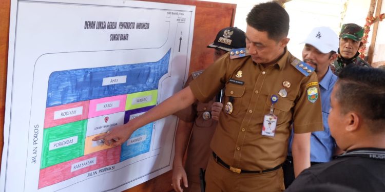 Pj Bupati Bachyuni Tinjau Penutupan Akses Jalan Masuk Gereja Sungai Bahar