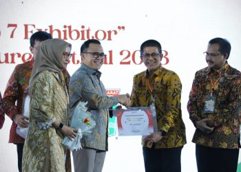 Menteri PANRB Serahkan Penghargaan Instansi Peraih Indeks BerAKHLAK Terbaik Tahun 2023, Ini Daftar Penerima