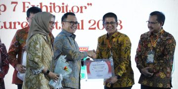 Menteri PANRB Serahkan Penghargaan Instansi Peraih Indeks BerAKHLAK Terbaik Tahun 2023, Ini Daftar Penerima