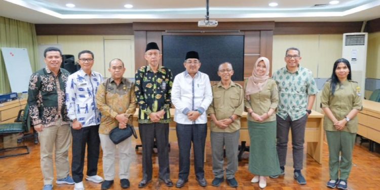 Bupati Tanjab Barat Anwar Sadat Audiensi dengan Dirjen DAS dan Rehabilitasi Hutan