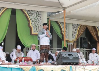 Bupati Tanjab Barat Hadiri Peringatan Isra Mikraj Nabi Muhammad SAW 1445 H di Masjid Nurul Jami Kelurahan Patunas