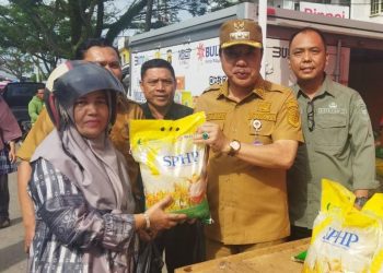 Pj Bupati Merangin H Mukti Gelar Operasi Pasar di Dua Titik