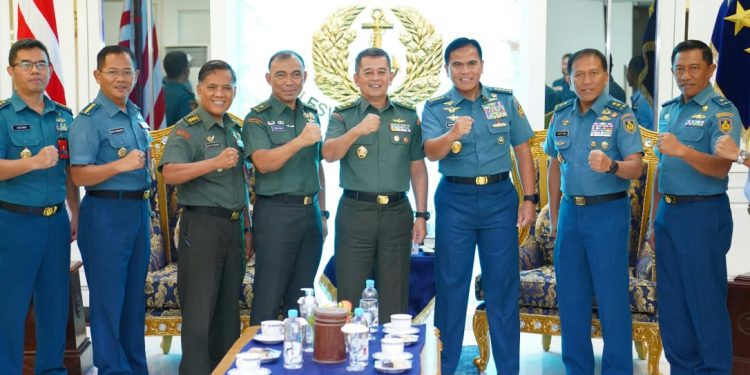 Optimalkan Fungsi Penerangan di lingkungan TNI Kapuspen TNI  Kunjungi Kasal