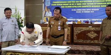 Pj Bupati Merangin Apresiasi Kepala OPD Teken Komitmen Tentang Keterbukaan Informasi Publik